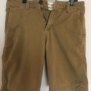 Abercrombie kids. Boy beige short. Size 15/16